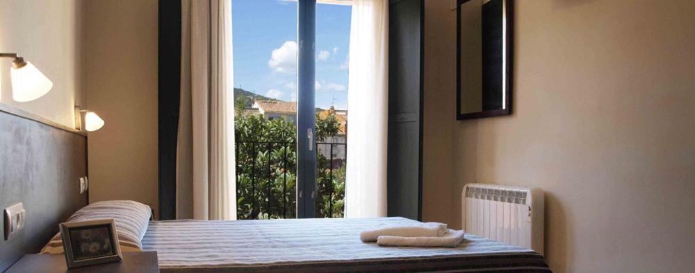 Hotel 3 Arcs Besalú Екстериор снимка