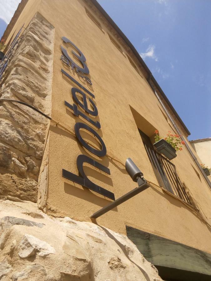Hotel 3 Arcs Besalú Екстериор снимка
