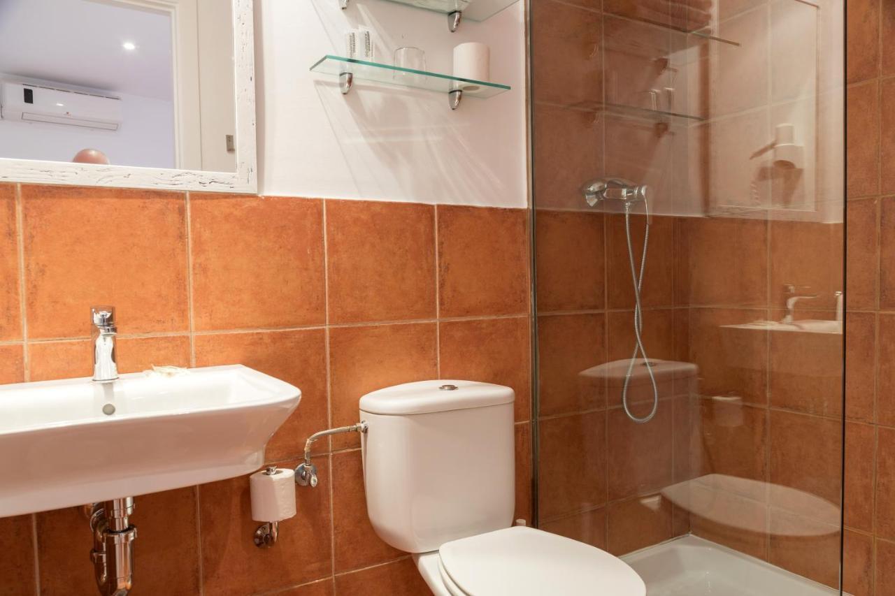 Hotel 3 Arcs Besalú Екстериор снимка