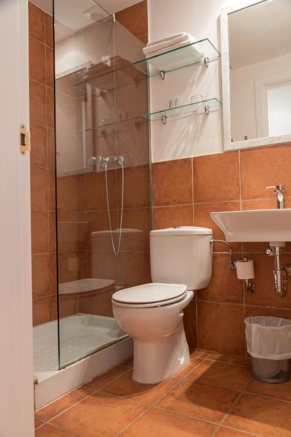 Hotel 3 Arcs Besalú Екстериор снимка